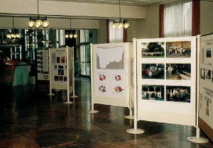 Das Foyer der Ausstellung