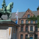 Erinnerung an die Wittelsbacher in Düsseldorf: Statue mit Jan Wellem vor dem Rathaus